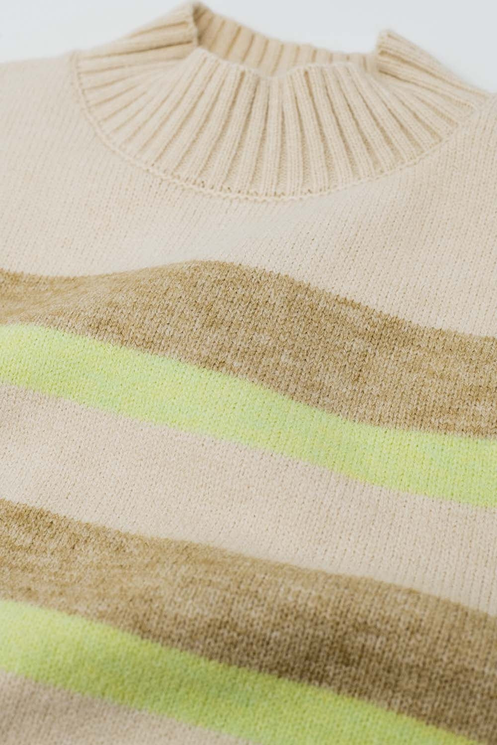 pull-over beige à rayures vertes et camel