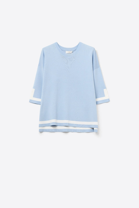 Q2 Pull-over en maille fine bleu ciel avec rayures contrastées en blanc et manches 3/4