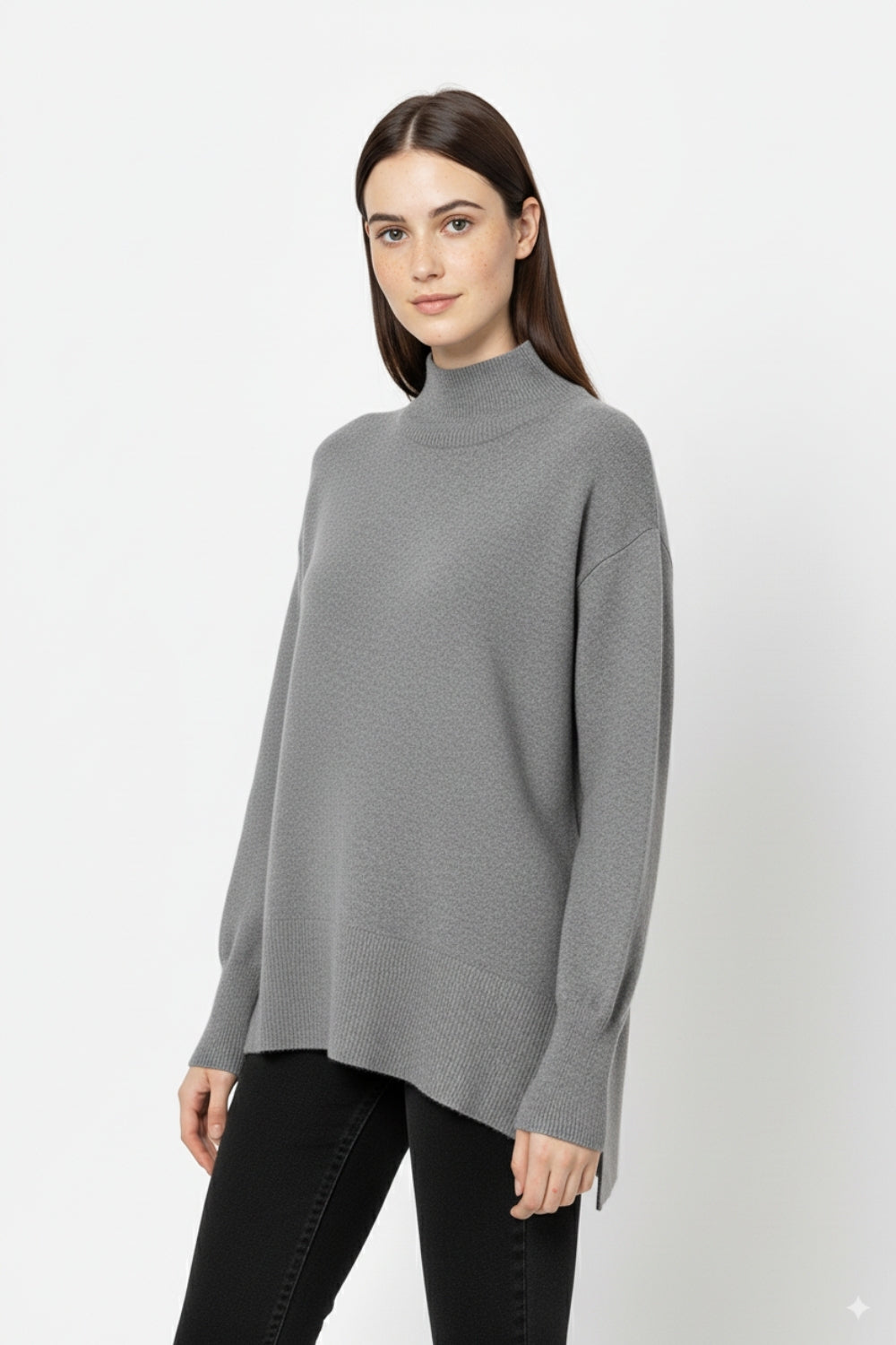 Pull-over gris ample avec dos ouvert