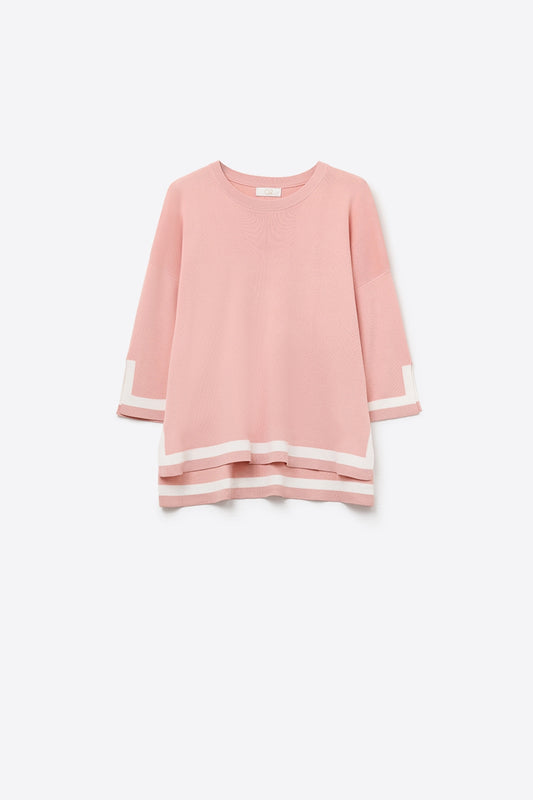 Q2 Pull-over rose en maille fine avec rayures contrastées en blanc et manches 3/4