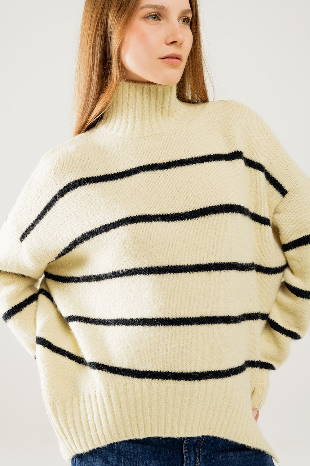Pull oversize crème à rayures noires