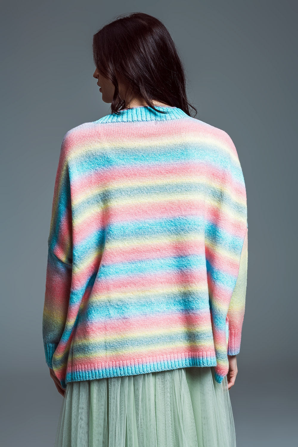 Pull oversize multicoloree à encolure haute et fentes latérales