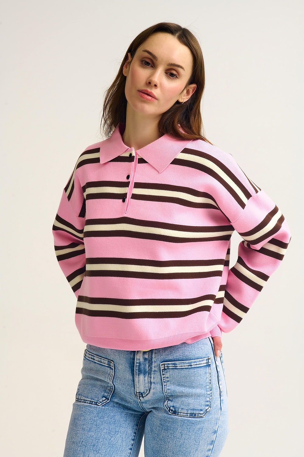 Pull polo en tricot rayé rose à coupe décontractée