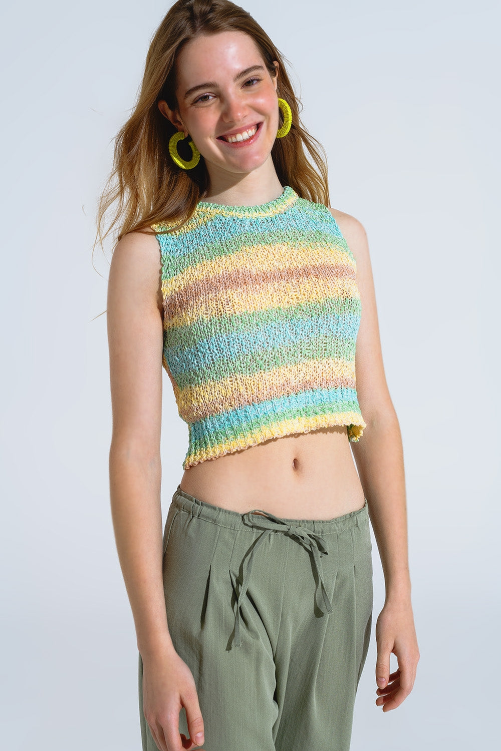 Pull sans manches en tricot multicoloree avec rayures et encolure ras du cou