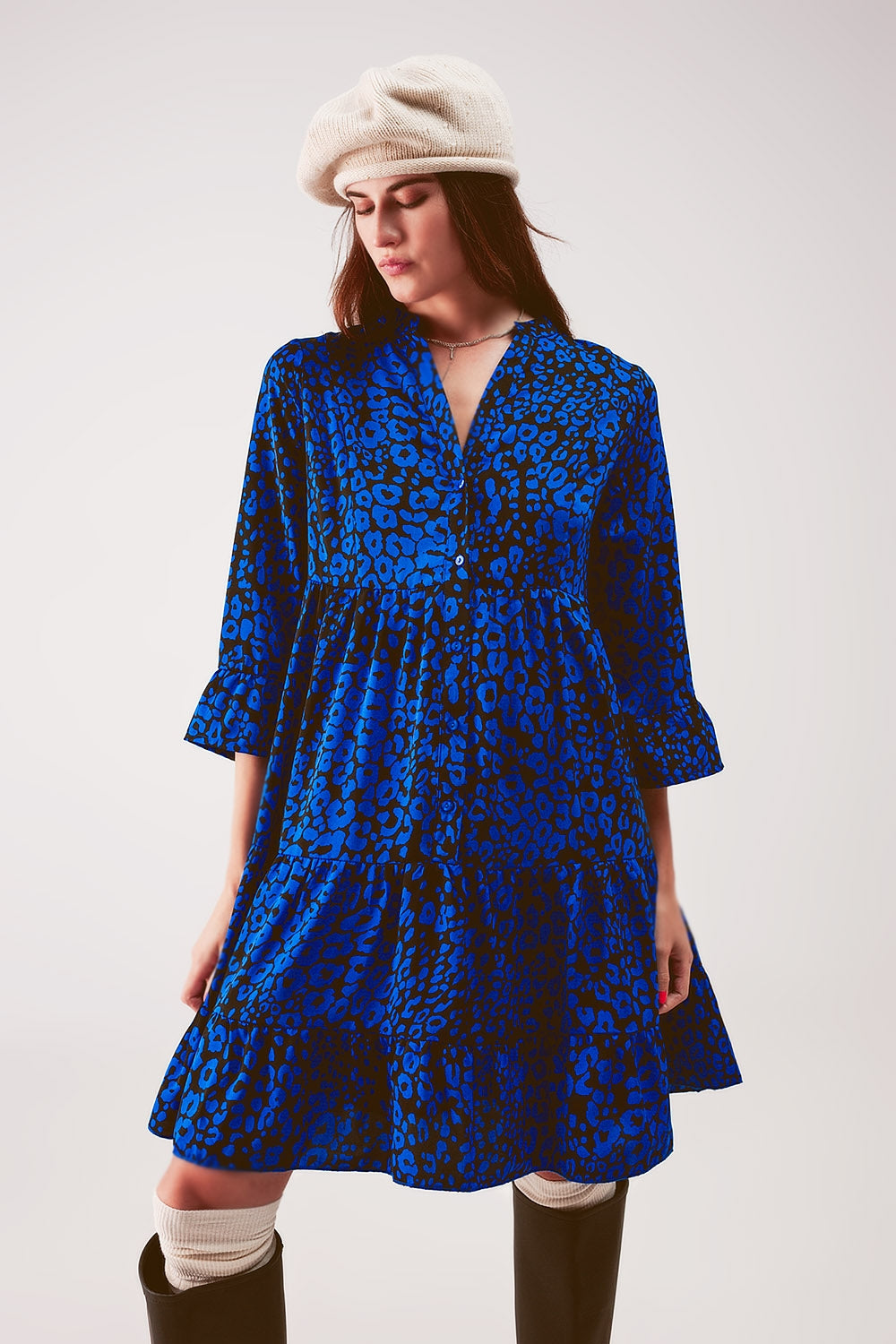 Robe babydoll courte bleu à volants étagés et imprimé animal