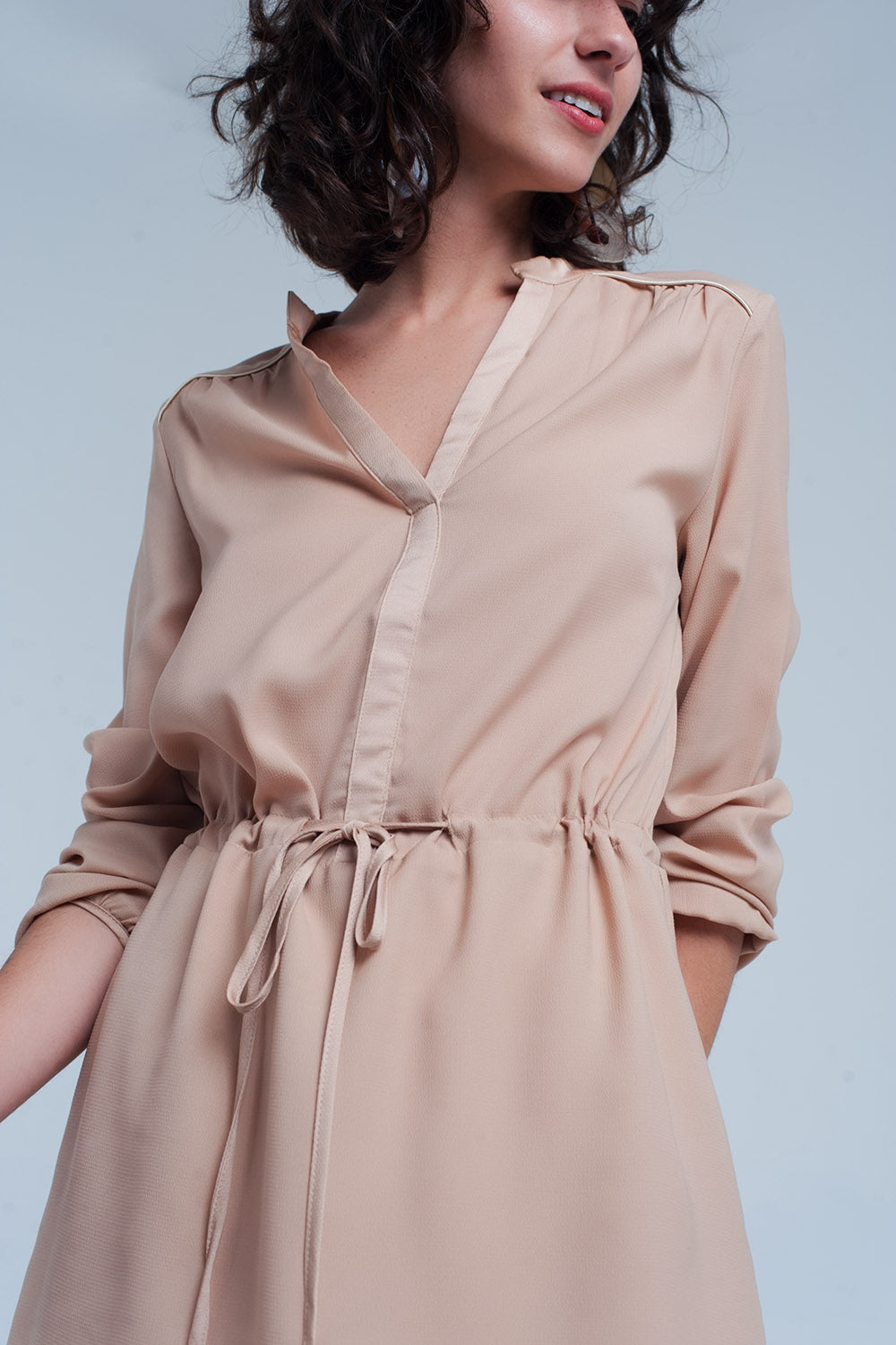 Robe Beige chemise courte à nouer à la taille