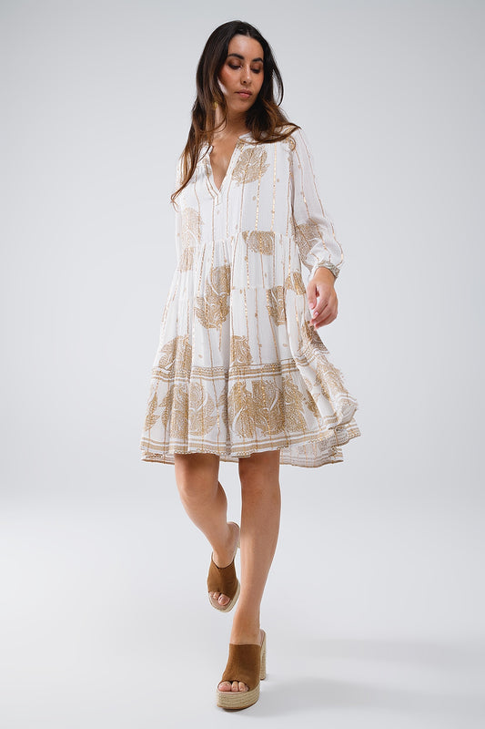 Q2 Robe bohème à manches longues avec imprimé feuilles et détails en lurex en blanc