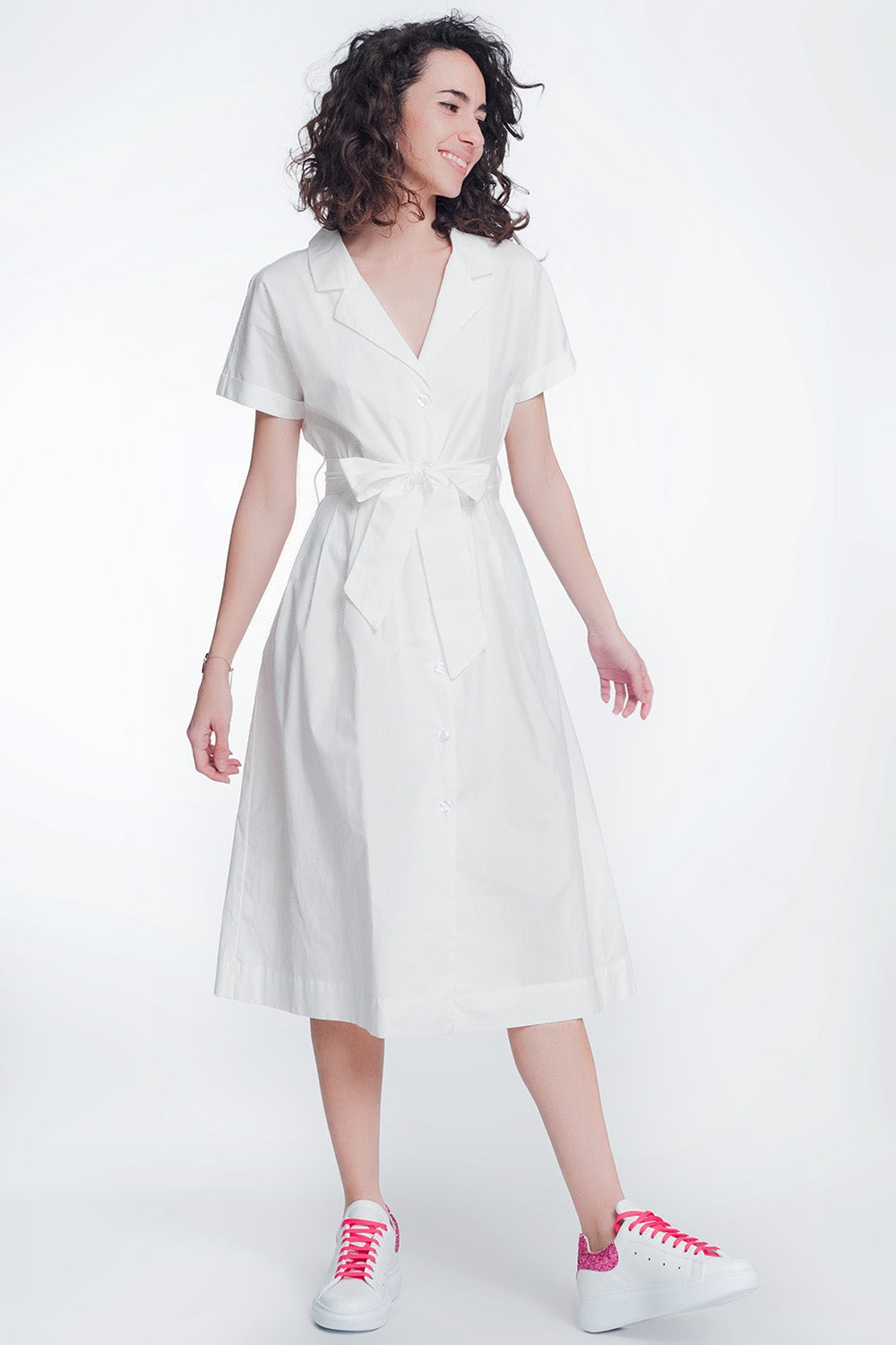 Q2 Robe chemise en popeline blanche avec ceinture et manches courtes