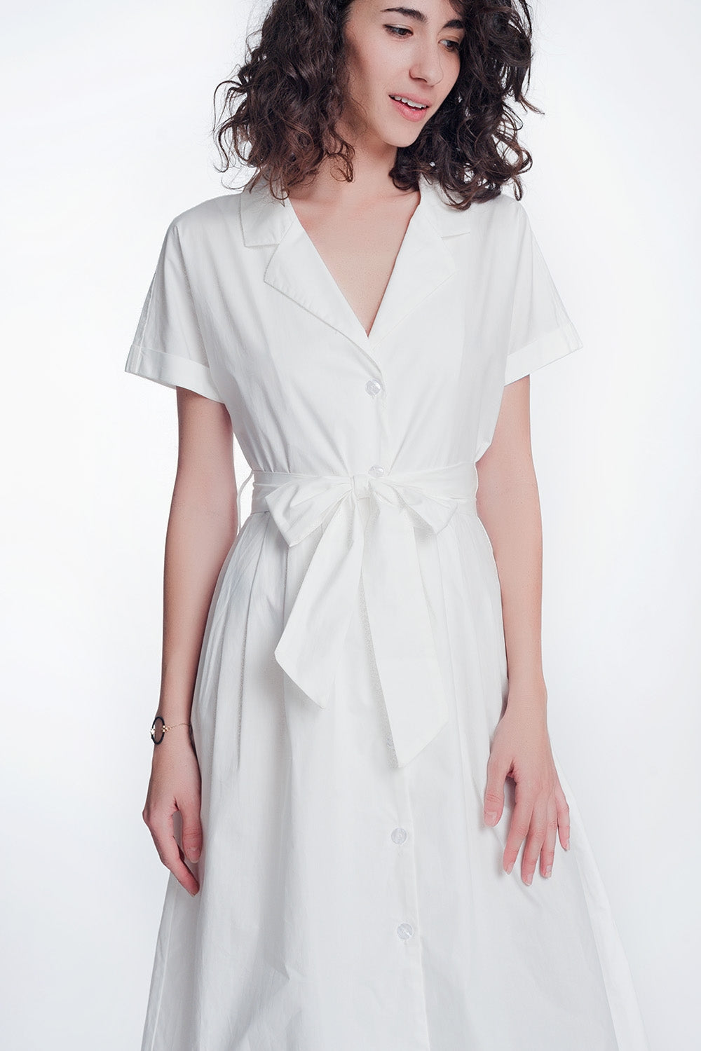 Robe chemise en popeline blanche avec ceinture et manches courtes
