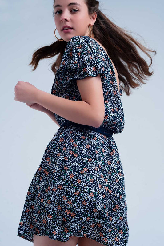 Q2 Robe couleur marine à fleurs avec arrière ouvert