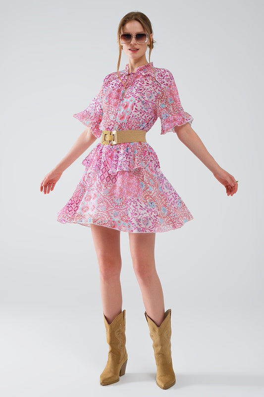 Q2 Robe courte à imprimé abstrait et jupe à volants en nuances de rose