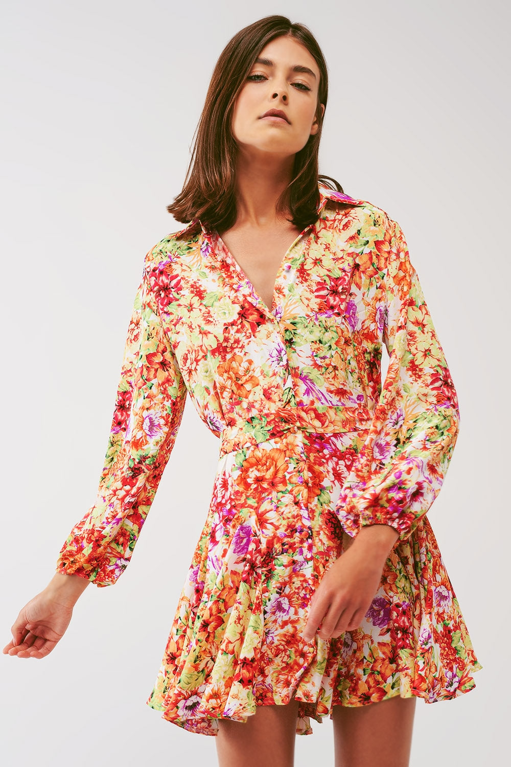 Robe courte à volants avec imprimé floral multicolore