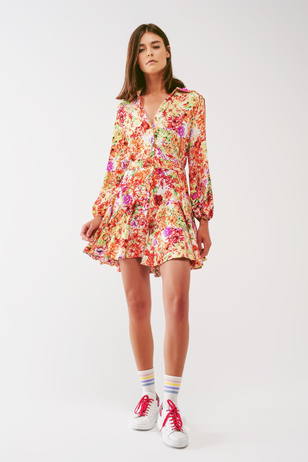 Robe courte à volants avec imprimé floral multicolore