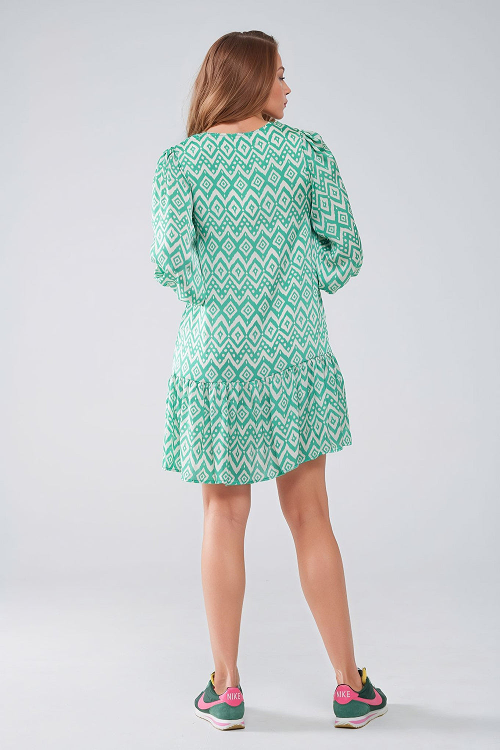 Robe courte avec détails à nouer sur le devant en imprimé ethnique vert