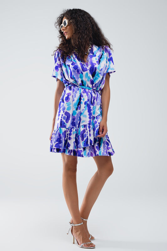 Q2 Robe courte enveloppante en bleu et violet Tie-dye