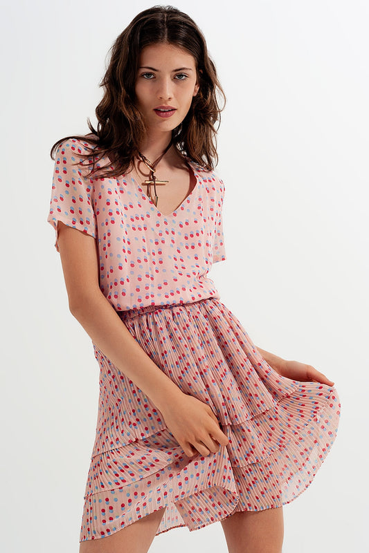 Q2 Robe courte froncée à basque rose