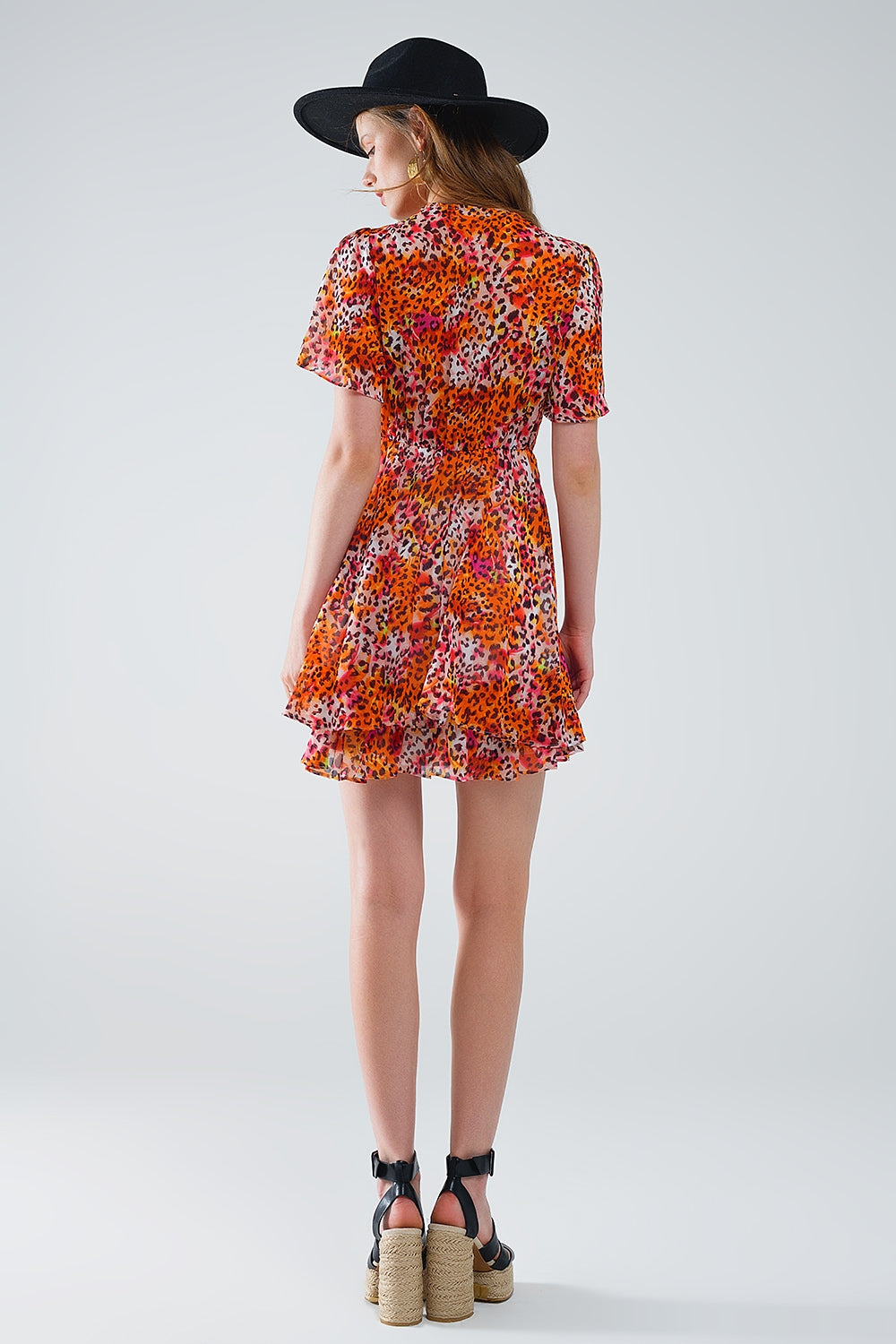 Robe courte orange multicolore avec top croisé à imprimé animalier