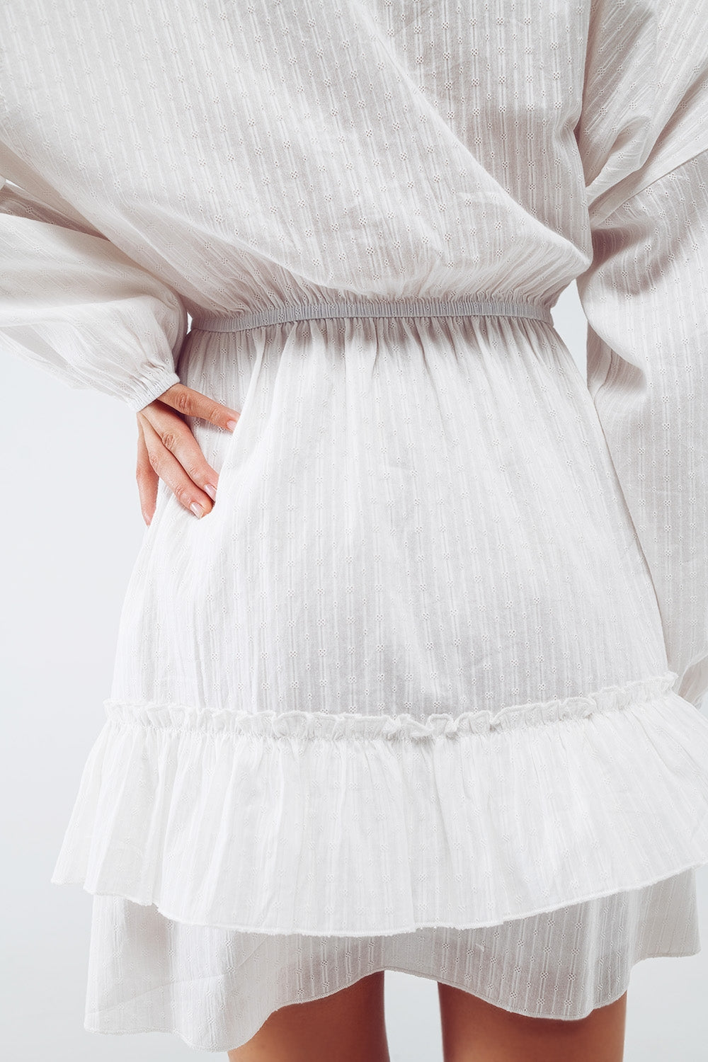 Robe courte skater à manches longues et à texture en blanc