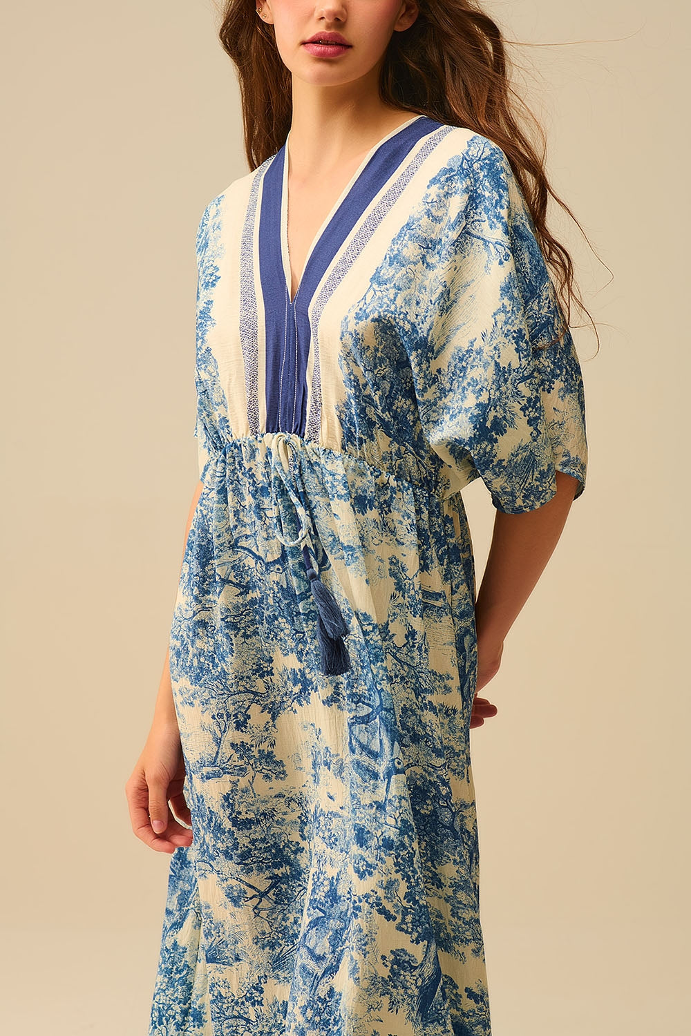 Robe fluide à col en V avec imprimé Toile de Jouy