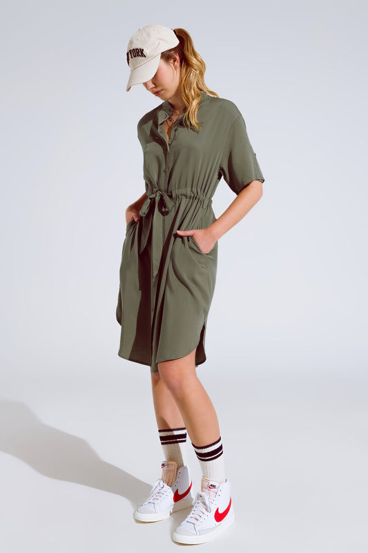 Q2 Robe fluide boutonnée avec ceinture et poches latérales