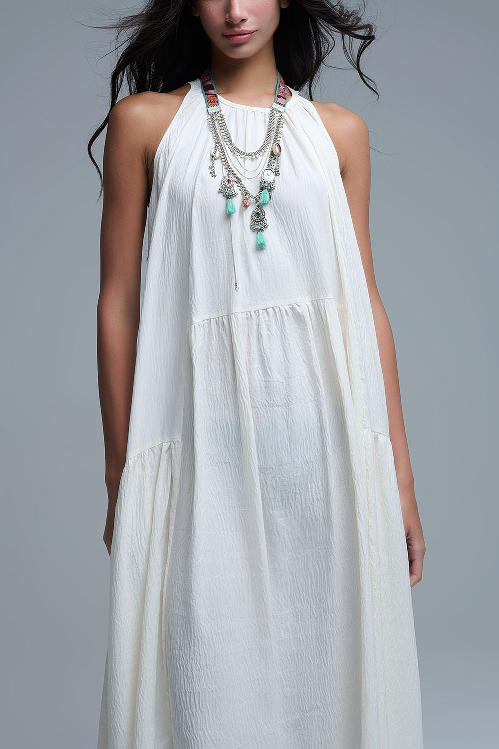 Robe longue à col licou et coutures apparentes en crème