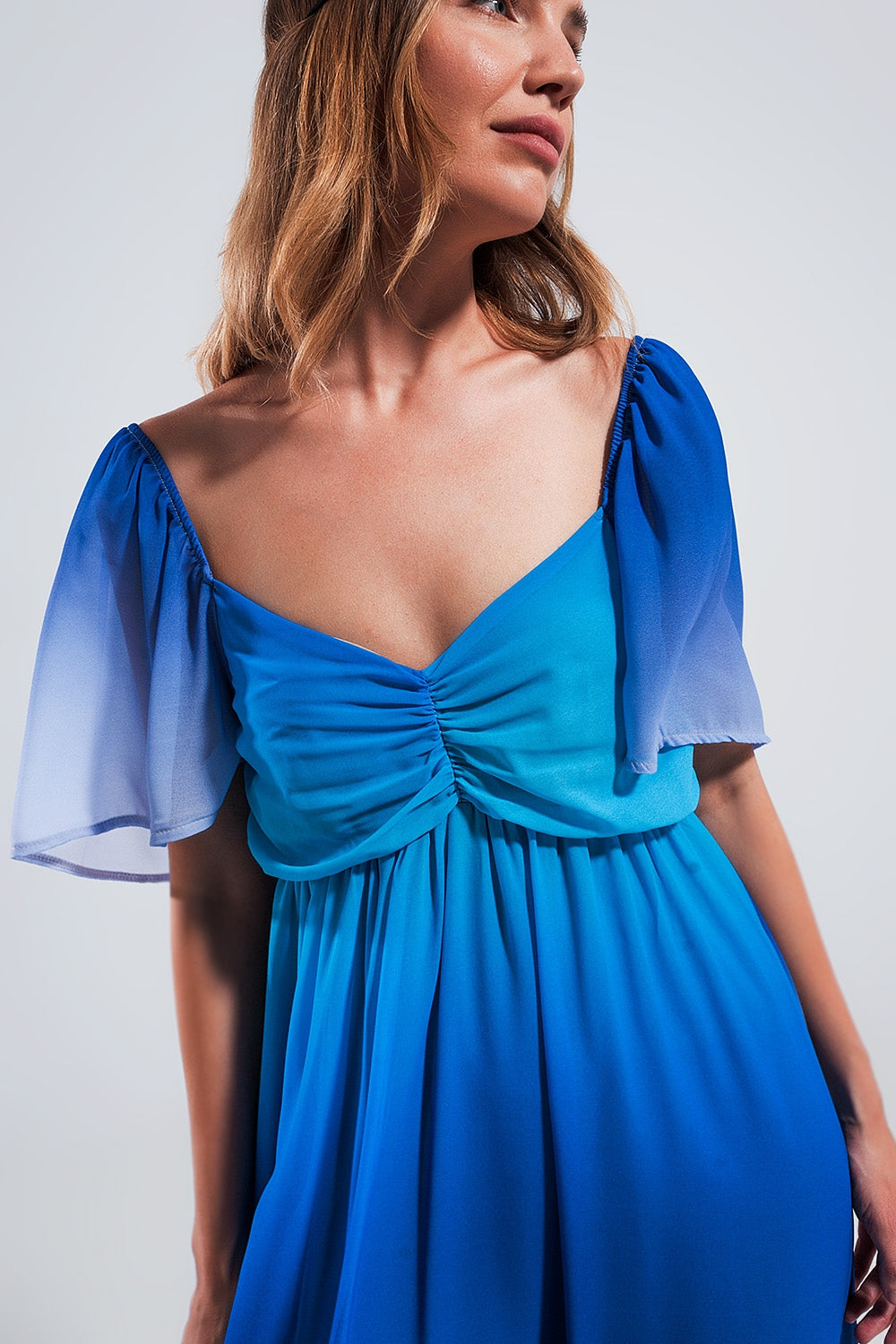 Robe longue à effet dégradé avec encolure cœur bleu