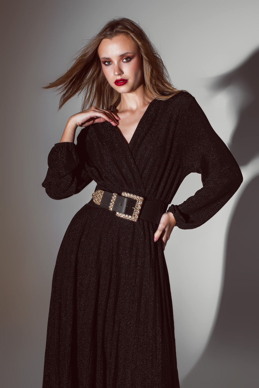 Robe longue à manches longues avec paillettes en noir