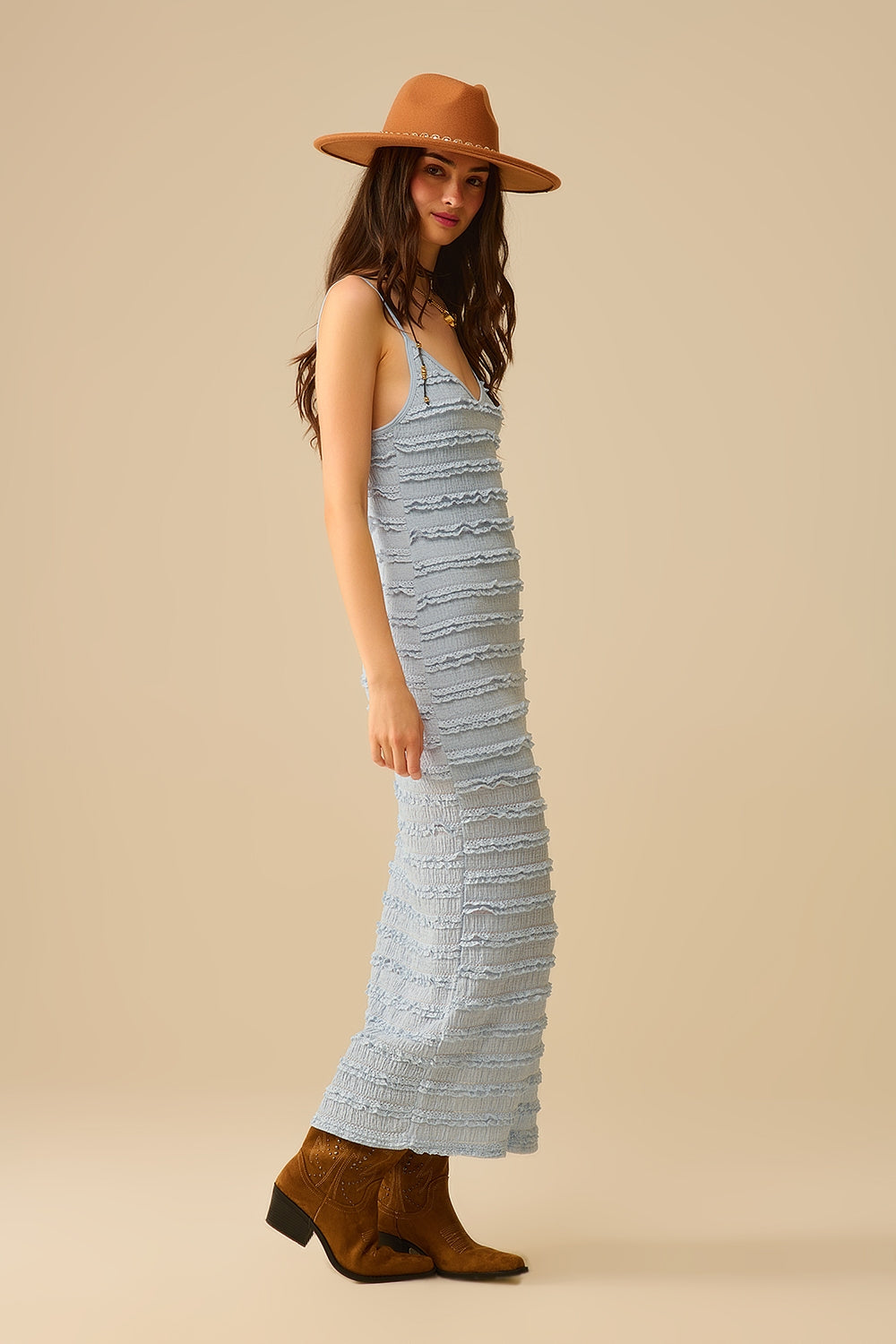 Robe longue à volants et fente en bleu