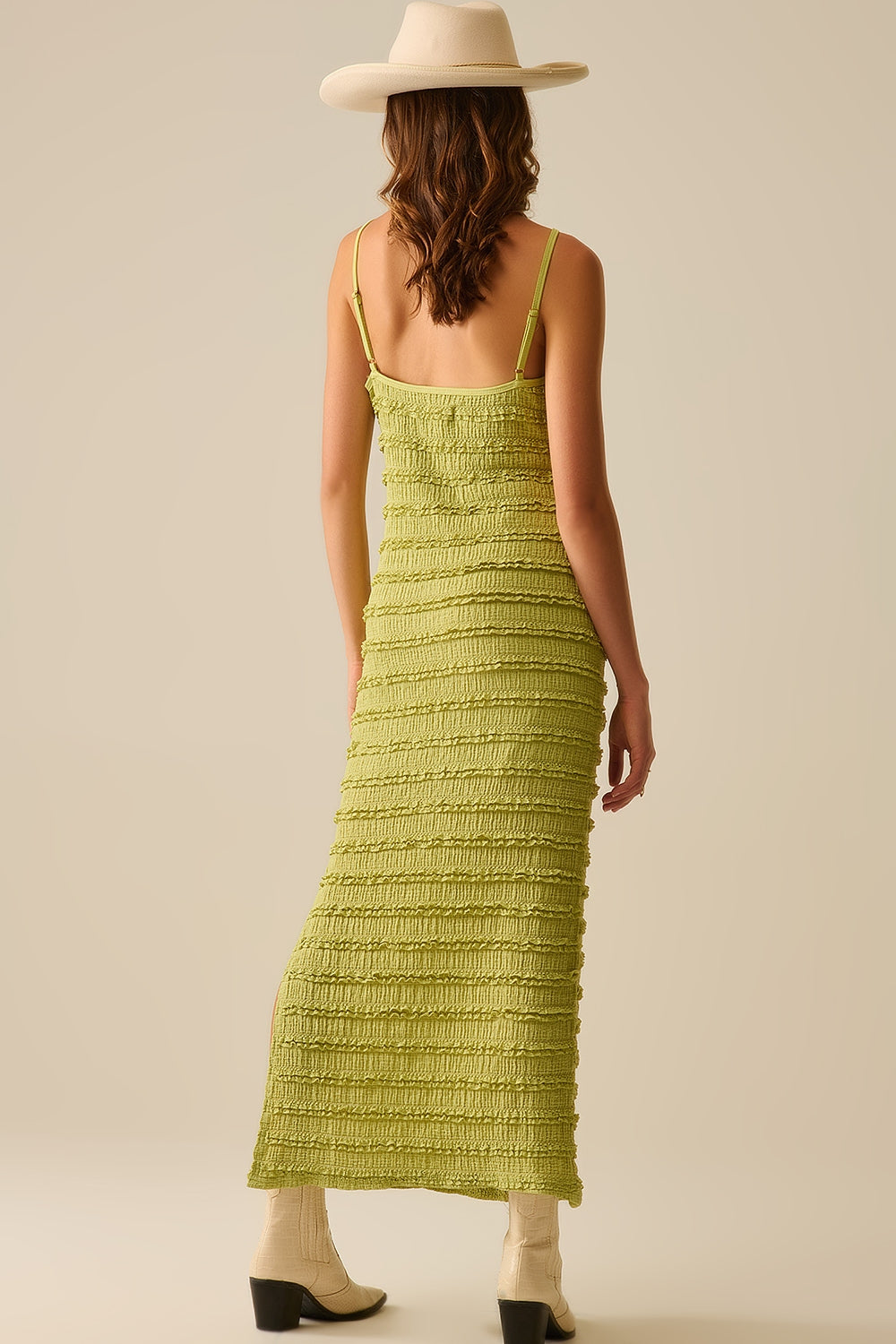 Robe longue à volants et fente en vert