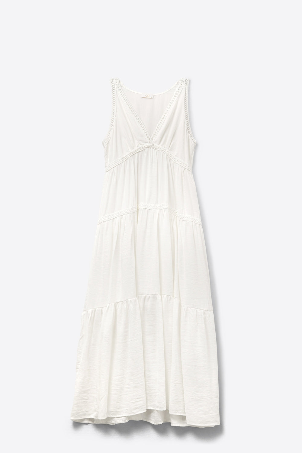 Robe longue blanche avec détails en dentelle et style boho