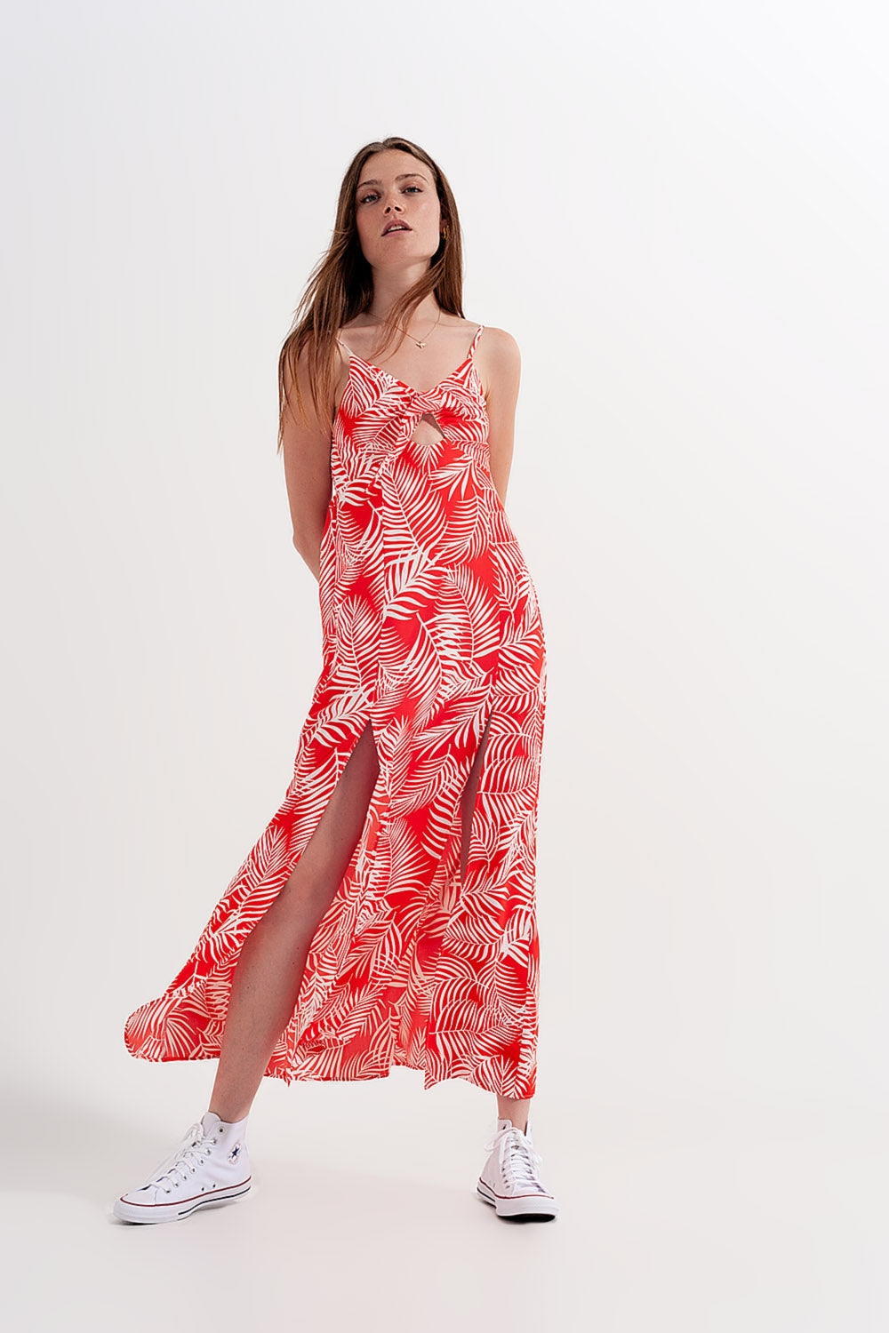 Robe longue rouge fendue à imprimé feuilles