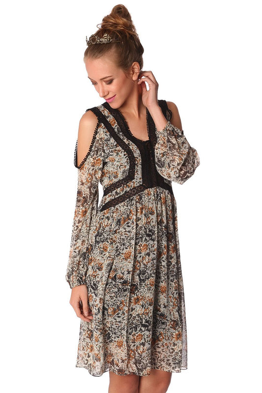 Q2 Robe mi-longue à imprimé floral bleu et empiècements au crochet