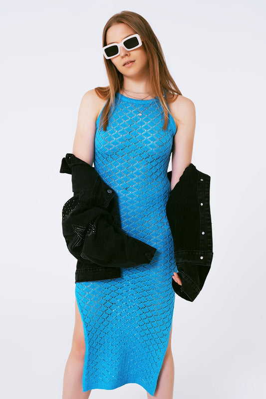 Q2 Robe mi-longue en crochet en bleu
