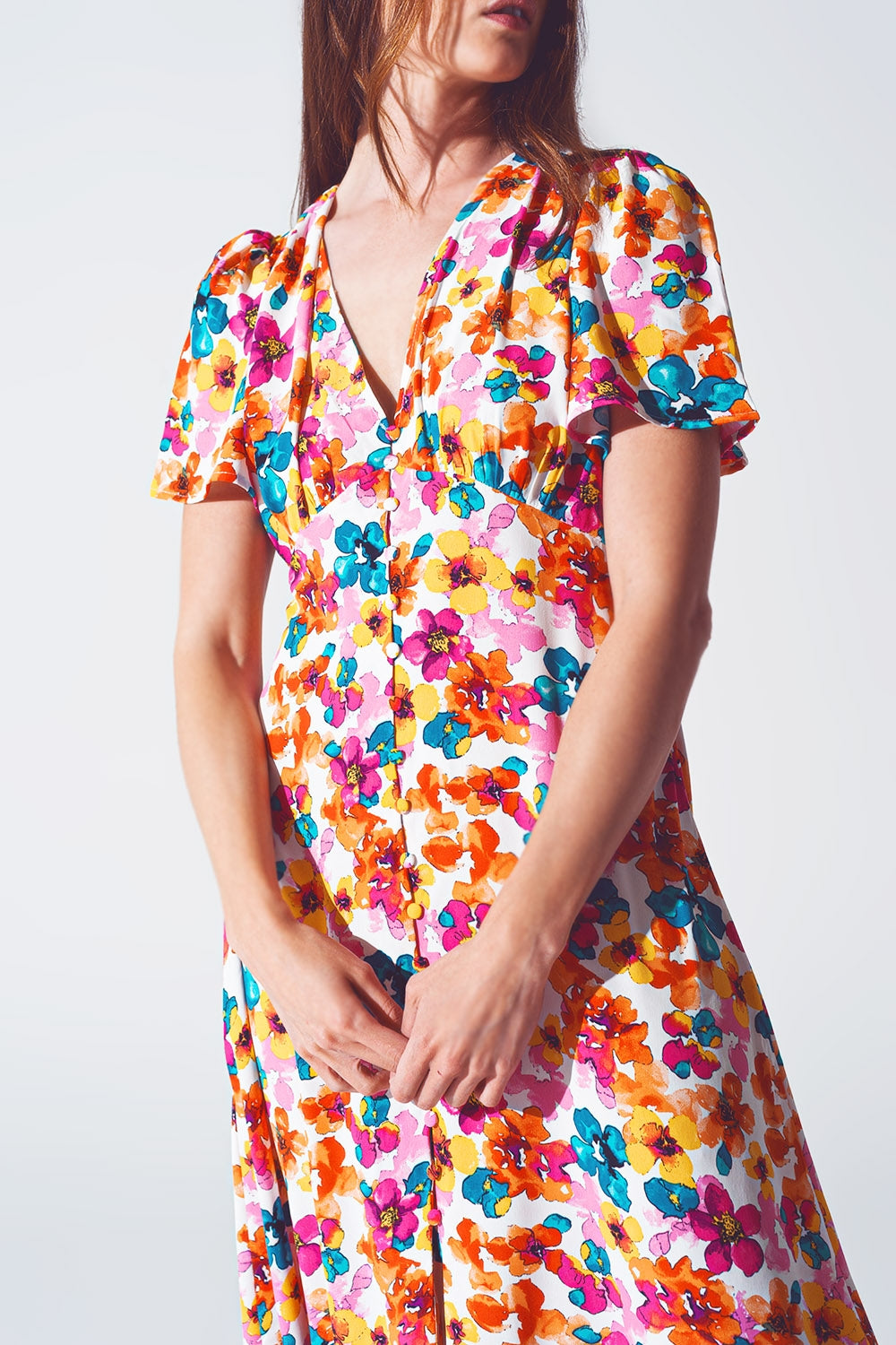 Robe midi cintrée à la taille avec motif floral multicolore
