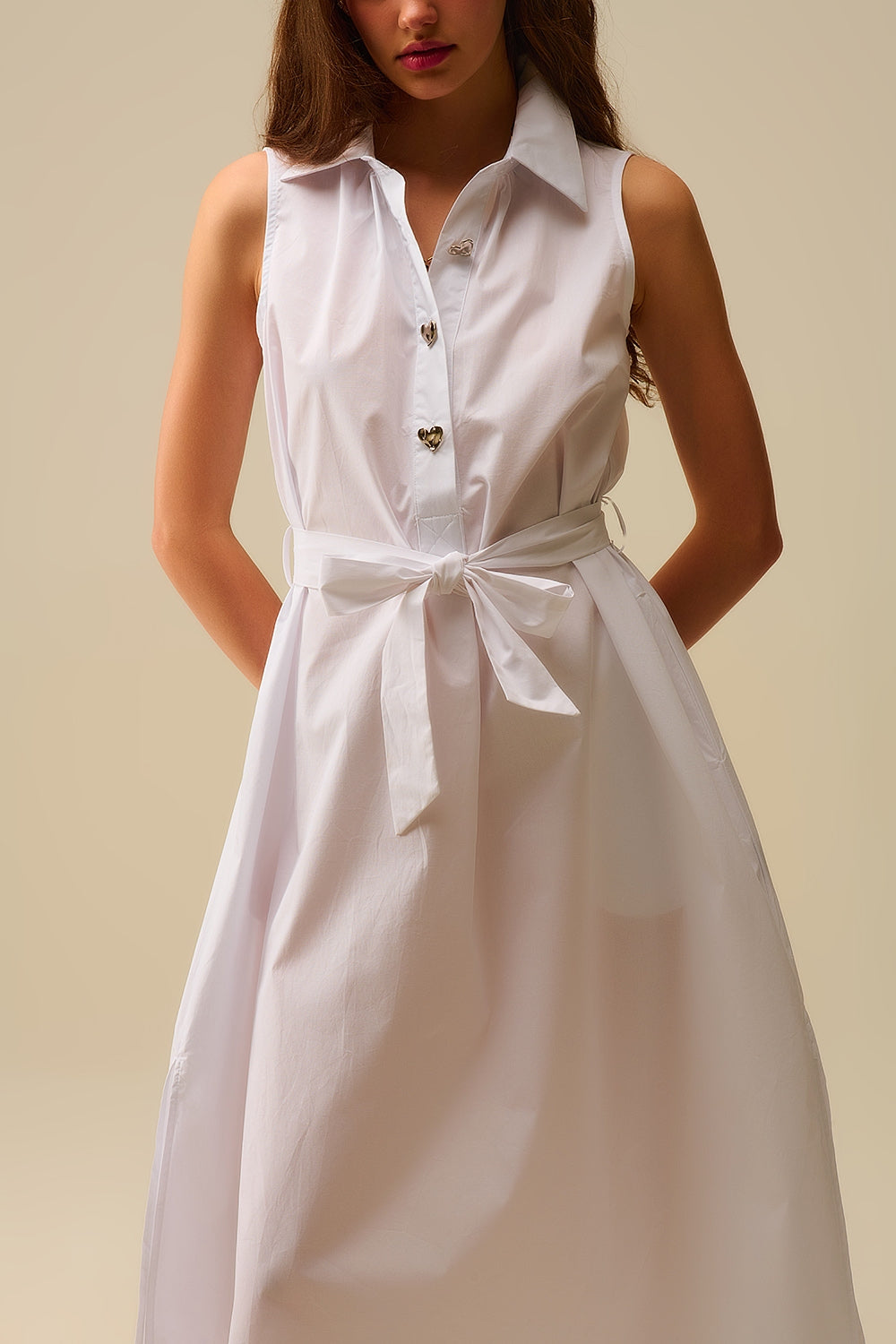 Robe midi en popeline blanche avec boutons argentés en forme de cœur