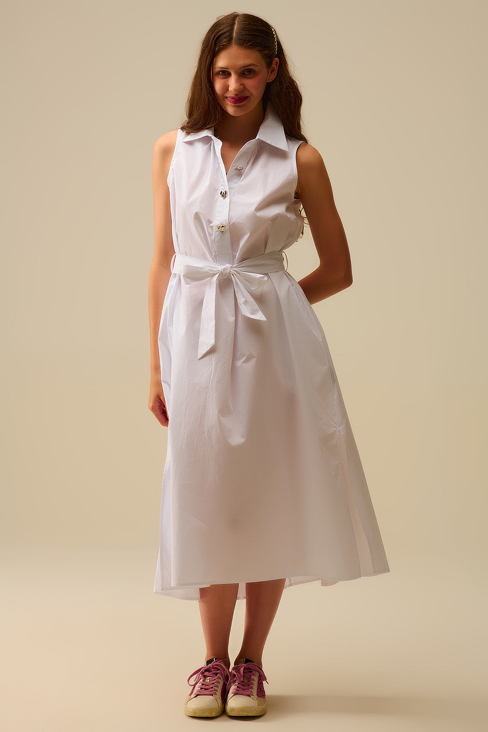 Robe midi en popeline blanche avec boutons argentés en forme de cœur