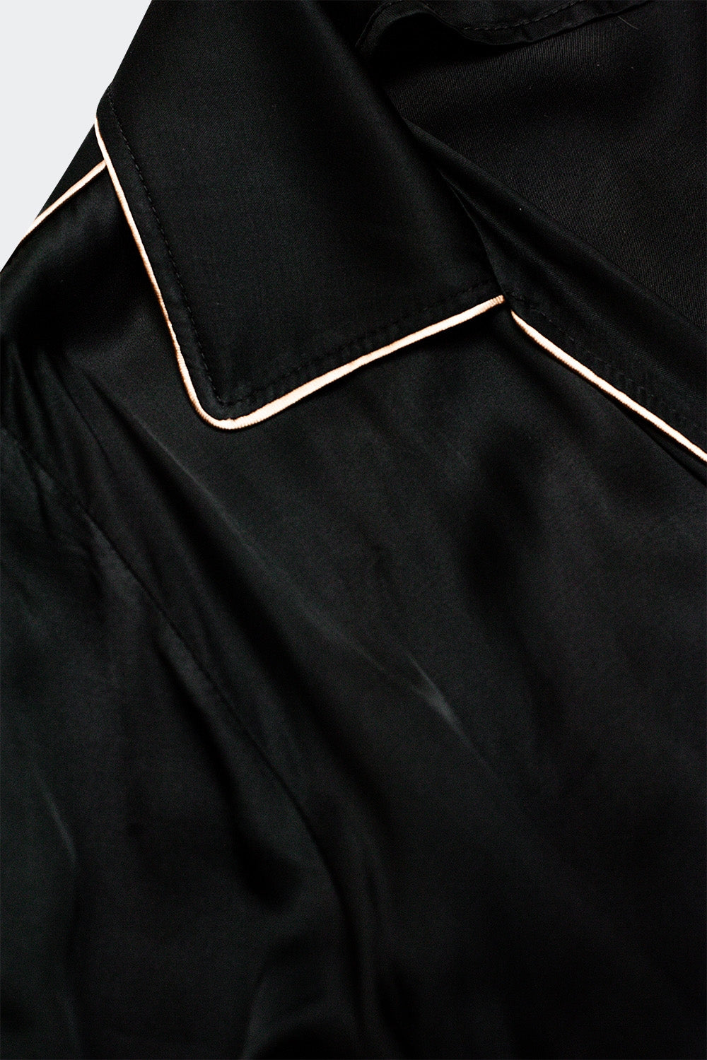 Robe portefeuille longue en satin Noir