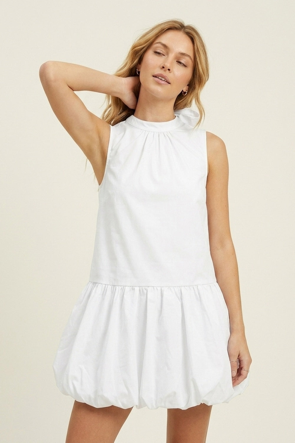 Robe sans manches en popeline blanche avec ourlet style ballon