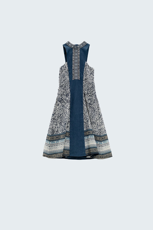 Q2 Robe swing bleue avec col montant