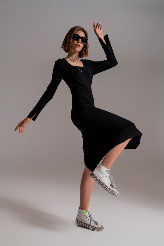 Q2 Robe tricotée midi à encolure carrée en noir