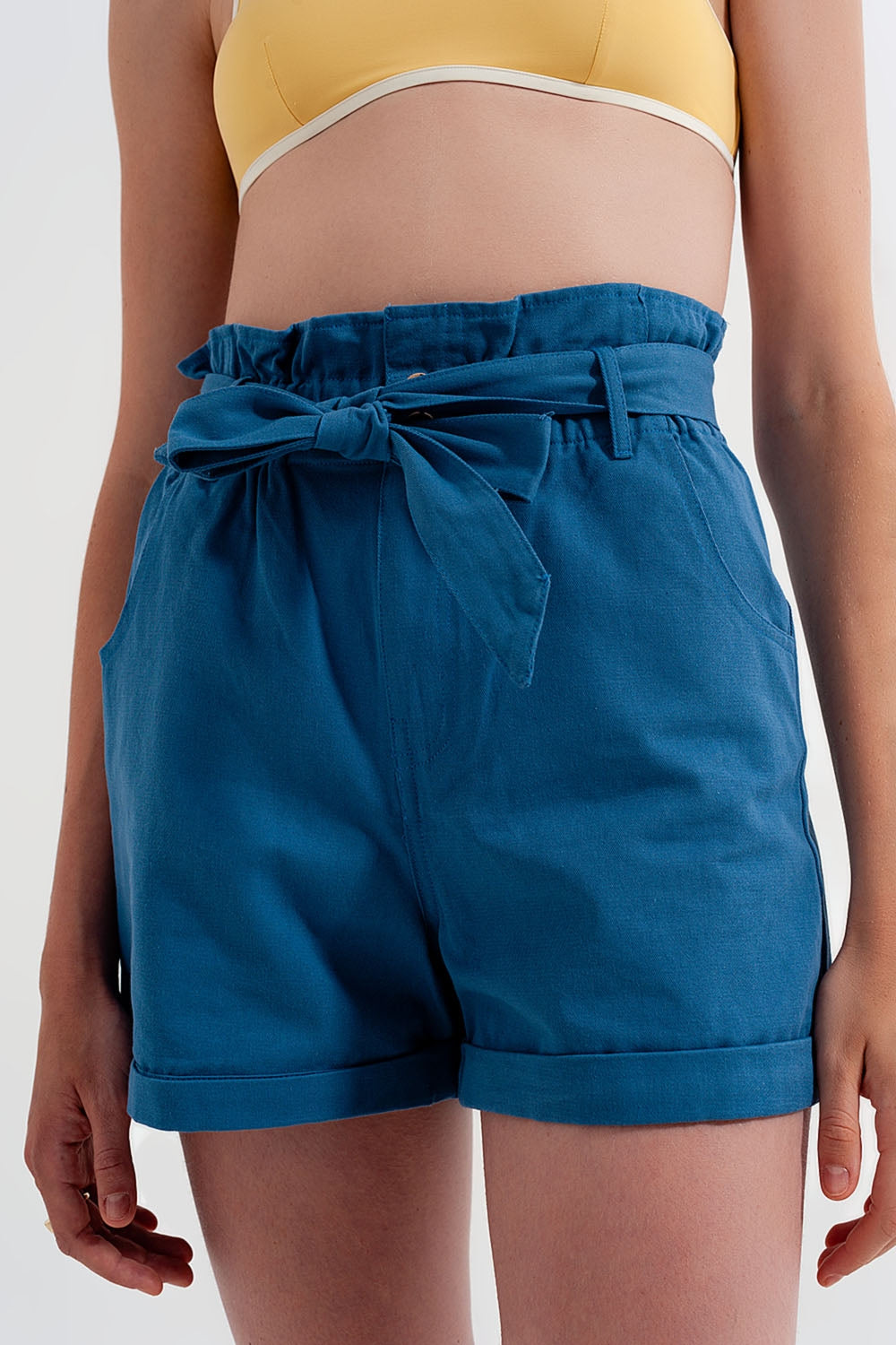 Short avec ceinture sur la taille Bleu