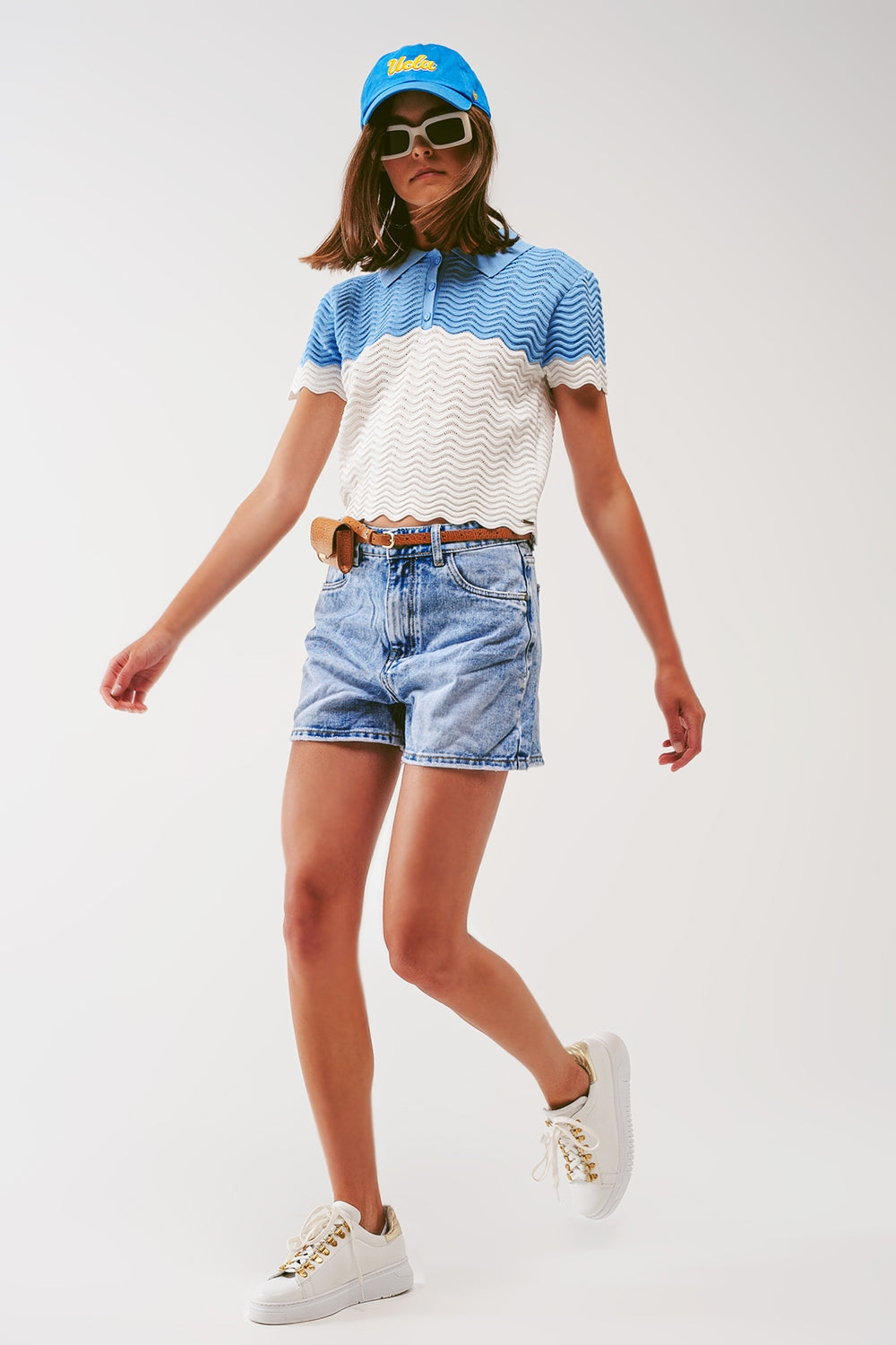 Short en denim avec un lavage bleu clair
