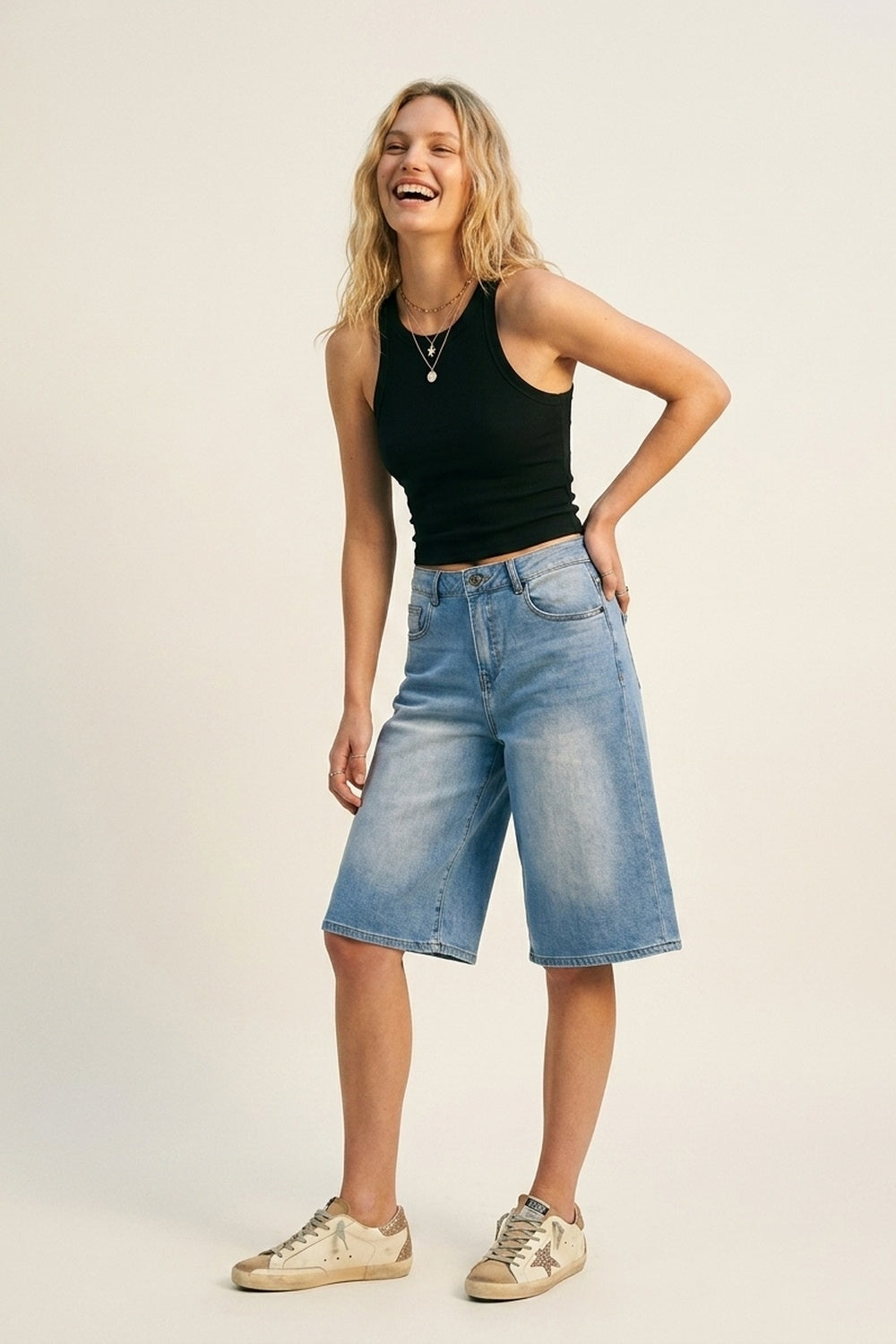 Short en jean Bermuda bleu clair à jambes larges longueur genou