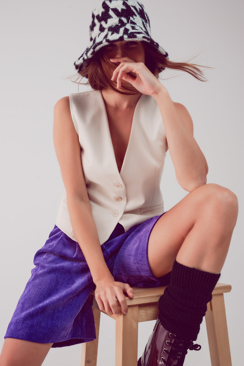 Short long coupe en velours côtelé pourpre