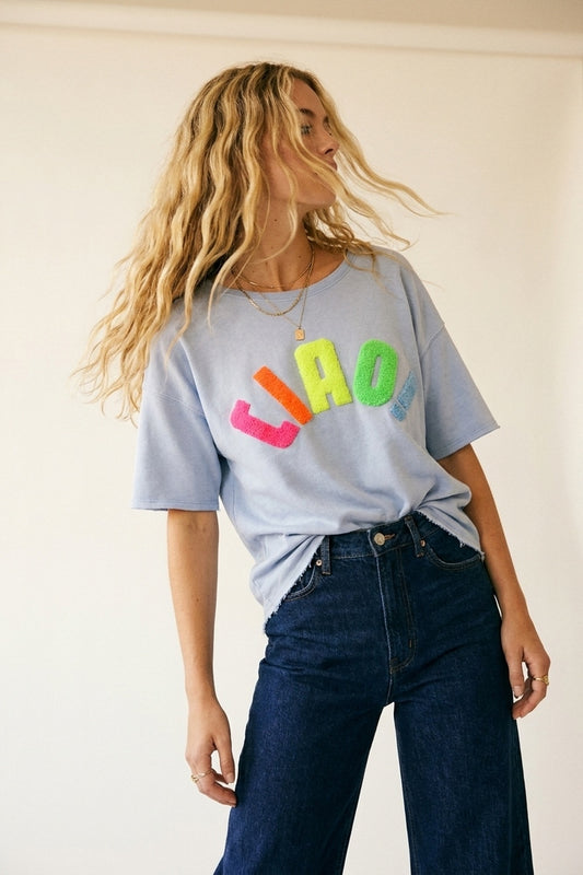 Q2 Sweat graphique bleu clair coupe décontractée avec texte coloré