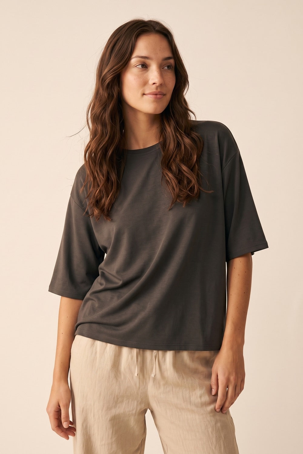 Sweat-shirt col rond basique à coupe décontractée en noir