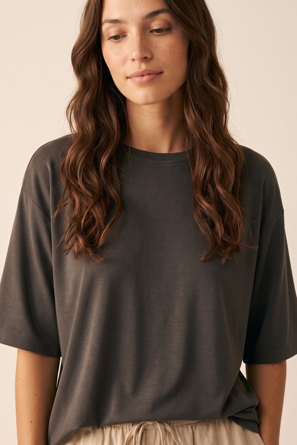 Sweat-shirt col rond basique à coupe décontractée en noir