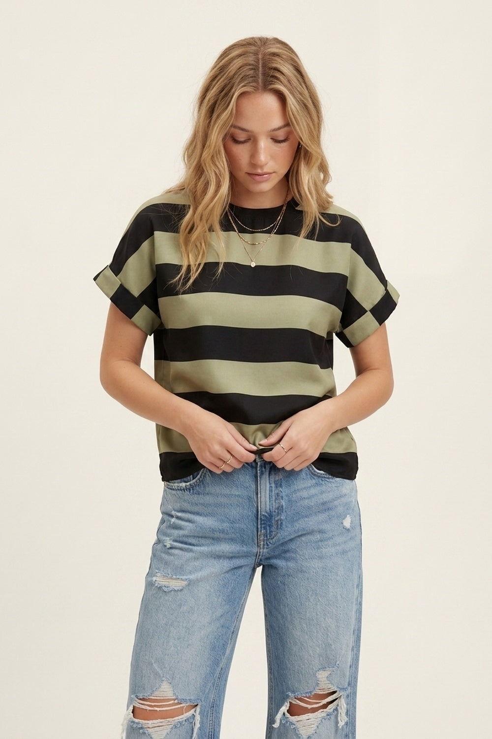 Q2 T-shirt à rayures noir et vert olive en tissu satin