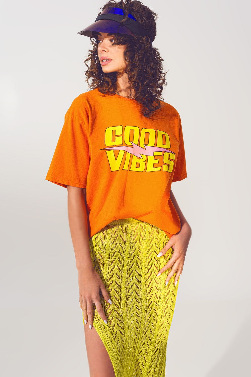 Q2 T-shirt avec texte Good Vibes en orange