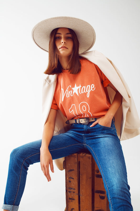 Q2 T-shirt avec texte Vintage 18 en orange